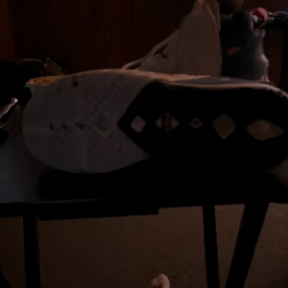 I Am selling Lebron 18